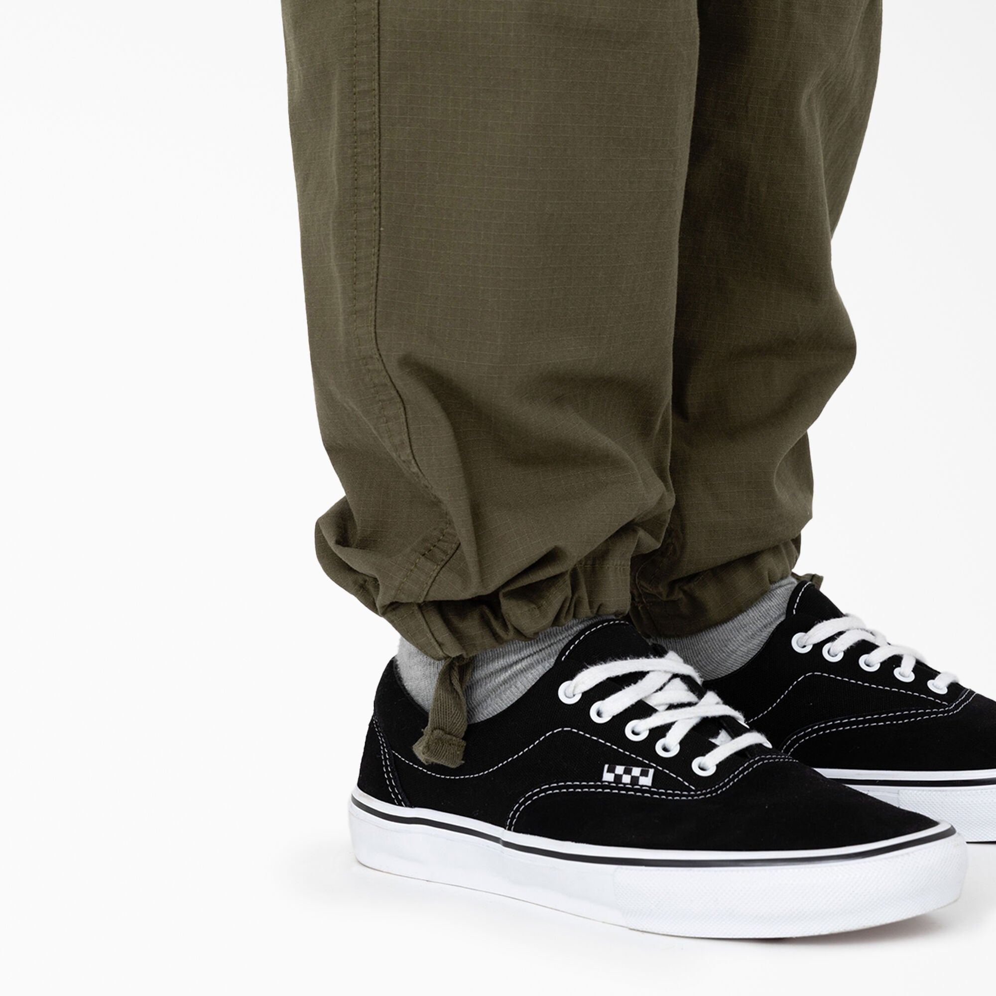 Eagle Bend Relaxed Fit Double Knee Cargo Pants